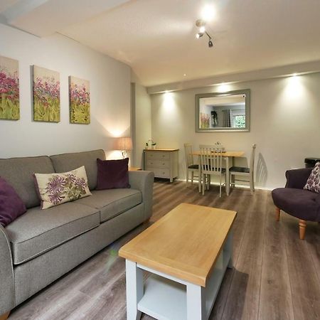 Crewe Short Lets 4 Victoria Court, Crewe Apartment Exterior photo